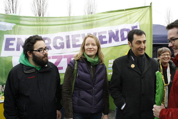 1280px-Neckarwestheim_Demonstration_Energiewende_jetzt_20120311_04