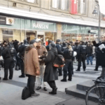 Köln: Aggressive WDR-Fans verhindern erneut Info-Aktion der „GEZ“-Kritiker