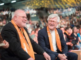 Muss man aus der Kirchensteuerkirche austreten, um katholisch zu bleiben?