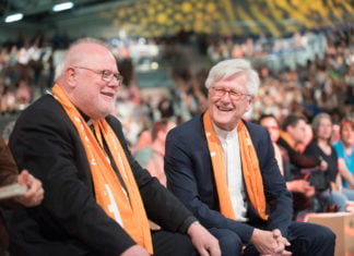 Muss man aus der Kirchensteuerkirche austreten, um katholisch zu bleiben?