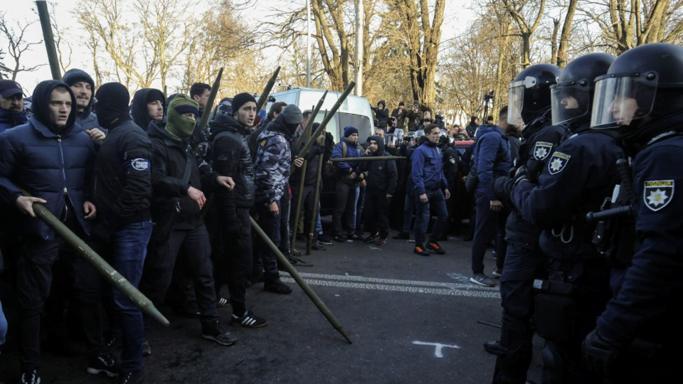 Ultranationalisten gegen die ukrainische Polizei