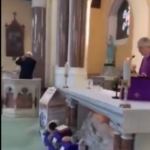 Irland, wenn der muslimische Gebetsruf in der Messe ertönt