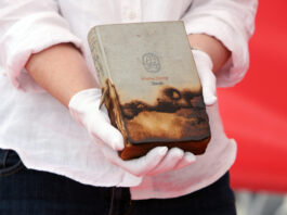 Hausdurchsuchung – Freiheitsberaubung – Diktatur – Krieg