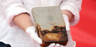 Hausdurchsuchung – Freiheitsberaubung – Diktatur – Krieg