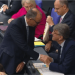 Merz stellt sich mit Lüge vor Weimer: „Alle Vorwürfe sind falsch“