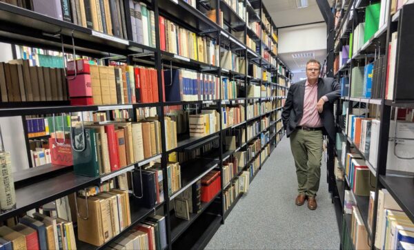 Hunderte Wissenschaftler setzen sich für Bibliothek des Konservatismus ein