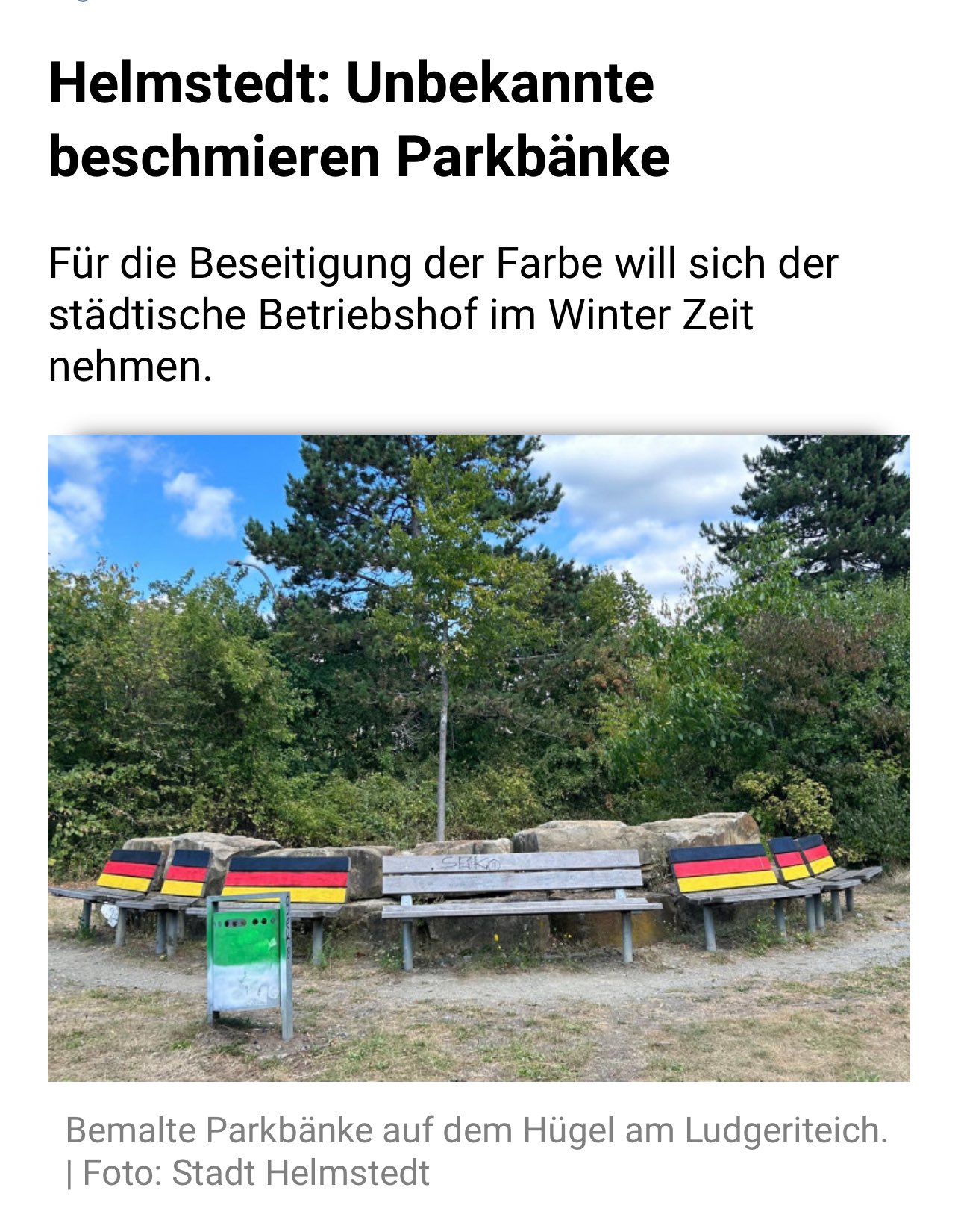 Da haben Nazis einfach die Nationalflagge auf Bänke geschmiert.