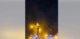 Al-Rasool-Moschee in Teheran brennt lichterloh: Perser jubeln