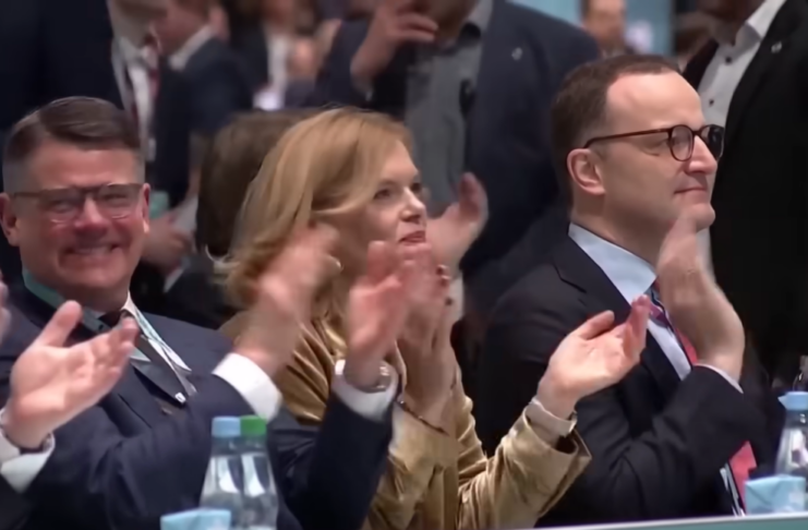 CDU-Parteitag: Applaus und Dankesworte überschritten Bücklingsgrenze nach Nordkorea