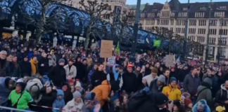 Mehr Erniedrigung eines ganzen Geschlechts findet man nur in Fetisch Clubs