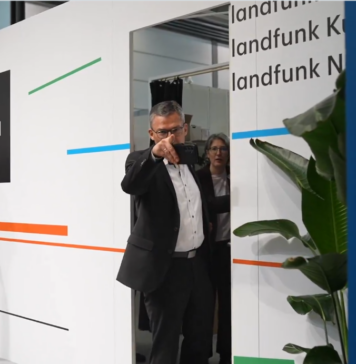 „Virtuelle Taurus-Rakete“ Kiesewetter fällt von Bühne