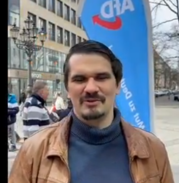 Faustschlag ins Gesicht: Angriff auf AfD-Politiker an Wahlkampfstand