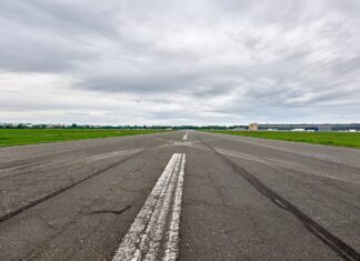 Flüchtlingsunterkunft: Großeinsatz der Polizei auf dem Tempelhofer Feld