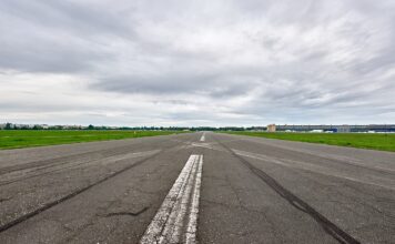 Flüchtlingsunterkunft: Großeinsatz der Polizei auf dem Tempelhofer Feld