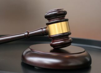 Nicht-binäre Person scheitert mit Klage gegen Bewerbungsabsage