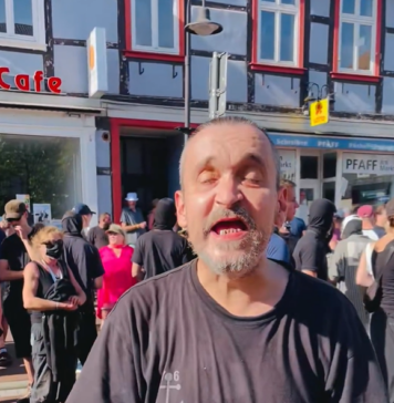 Linke Toleranz? AfD-Politiker Serge Menga mit rassistischen Parolen beschimpft