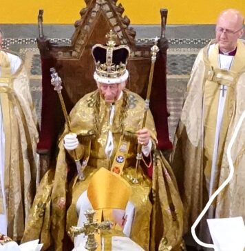 Im Dienst der Islamisierung: Charles III. verabschiedet sich endgültig vom christlichen Königtum