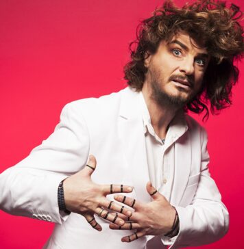 Kay Ray: „Kunst muss frei sein“ – Das große Interview über Humor, Zensur und Deutschland