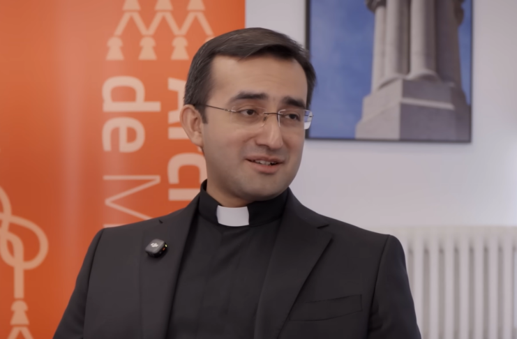 Edgar Rimaycuna – Der stille Mann an der Seite von Papst Leo XIV.