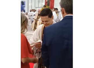 Wenn Mütter Priester schenken: Die bewegende Tradition des Manutergiums