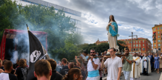 Während Bayern Mariä Himmelfahrt feiert, zelebriert Berlin eine „Fuckparade“