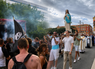 Während Bayern Mariä Himmelfahrt feiert, zelebriert Berlin eine „Fuckparade“