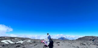 Alte Messe über den Wolken: Katholiken besteigen den Kilimandscharo