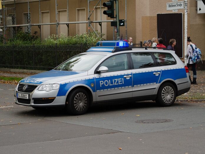 Polizeiauto_in_Lichtenrade_20141013_1