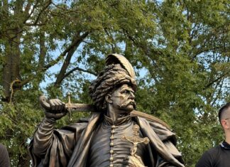 Wien will seinen Befreier nicht: Patrioten stellen Sobieski-Statue auf dem Kahlenberg auf