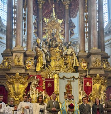 „Maria mit dem Kinde lieb“ – Aufnahme in die Maria-Hilf-Bruderschaft am Alten Peter