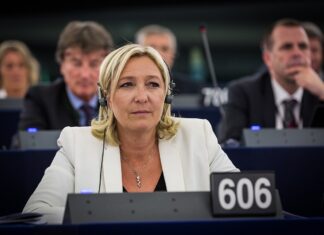 Le Pen fordert Entmachtung Brüssels: Zurück zu einem Europa souveräner Nationen