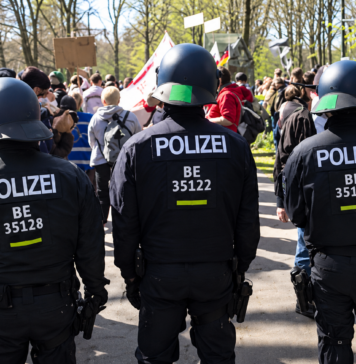 Deutschenhass in Uniform: Brisante Vorwürfe gegen Berliner Polizisten