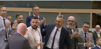 Historische Wahl: Erstmals AfD-Politiker Landtagspräsident
